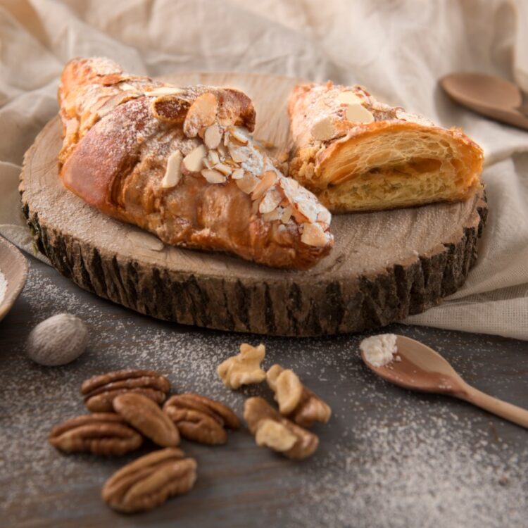 Croissant de Almendras Congelados x 6 Und